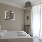 Elegante Bilocale In Zona Risorgimento Διαμέρισμα *