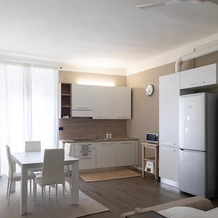 Elegante Bilocale In Zona Risorgimento Lejlighed